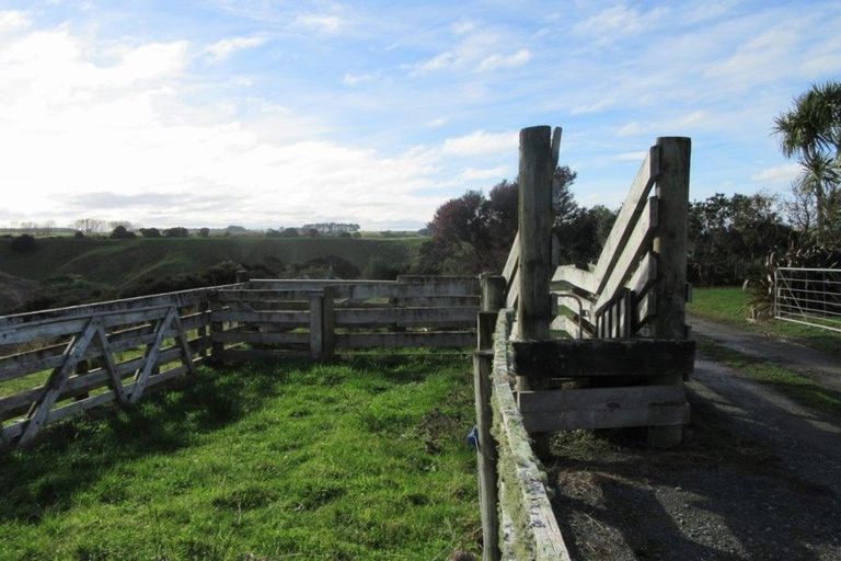 Photo of property in 74 Mangaone Road, Halcombe, Feilding, 4779