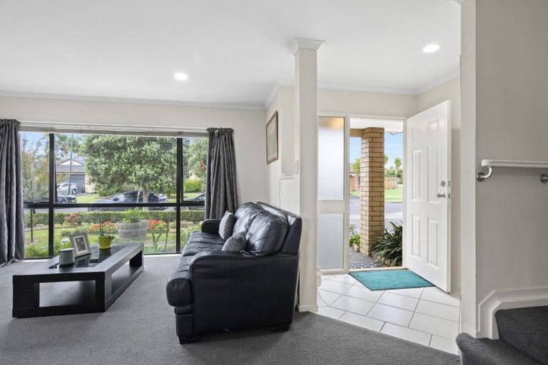 Photo of property in 9 Greta Banks Place, Wattle Downs, Auckland, 2103