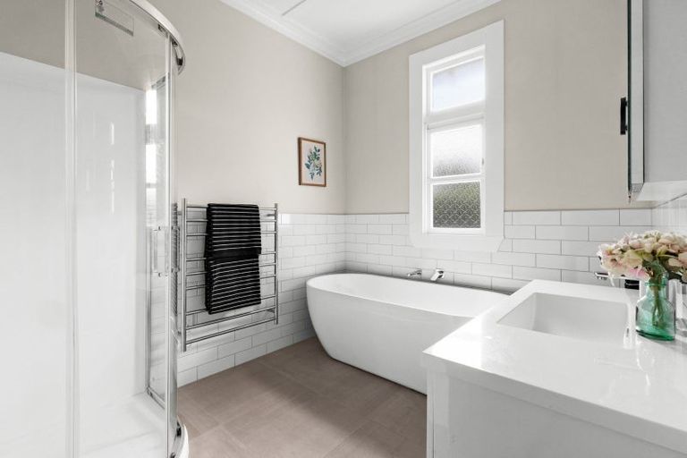 Photo of property in 108 Davis Street, Saint Leonards, Hastings, 4120