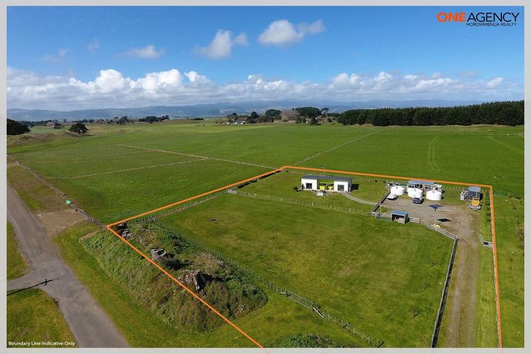 Photo of property in 128 Cummerfield Road, Foxton, 4891