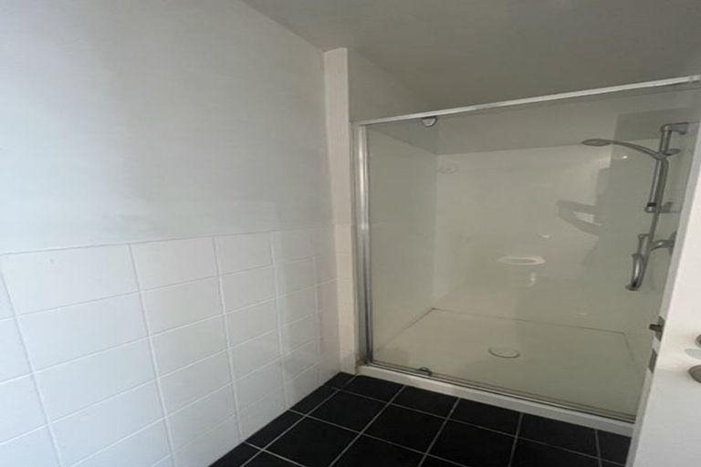 Photo of property in 6/222 Albany Highway, Schnapper Rock, Auckland, 0632