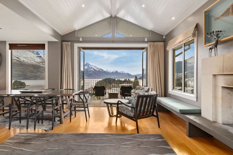 Photo of property in The Woods, 5/12 Dublin Street, Queenstown, 9300