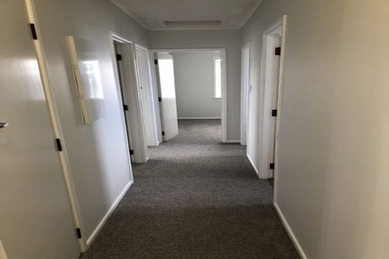 Photo of property in 22 Gossamer Drive, Pakuranga Heights, Auckland, 2010