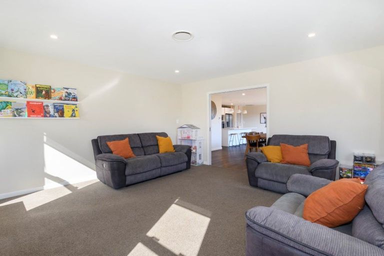 Photo of property in 28 Rotomanu Place, Pyes Pa, Tauranga, 3112
