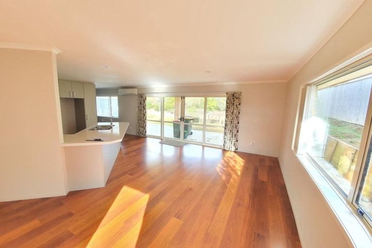 Photo of property in 7 Cooladerry Place, Rosehill, Papakura, 2113