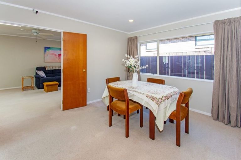 Photo of property in 52 Kuripaka Crescent, The Gardens, Auckland, 2105