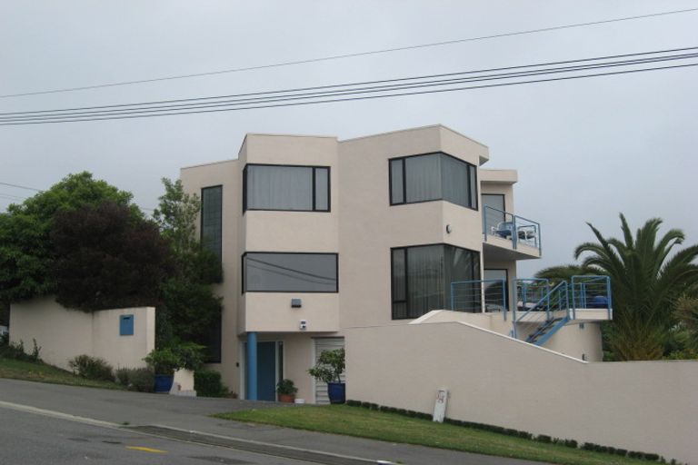Photo of property in 2/60 Moncks Spur Road, Redcliffs, Christchurch, 8081