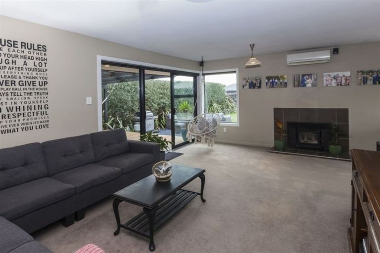 Photo of property in 97 Farquhars Road, Redwood, Christchurch, 8051