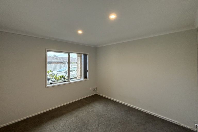 Photo of property in 74 Fernbrook Drive, Hurworth, New Plymouth, 4310