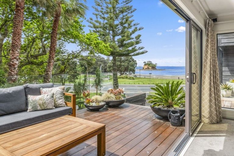 Photo of property in 2/946 Beach Road, Waiake, Auckland, 0630