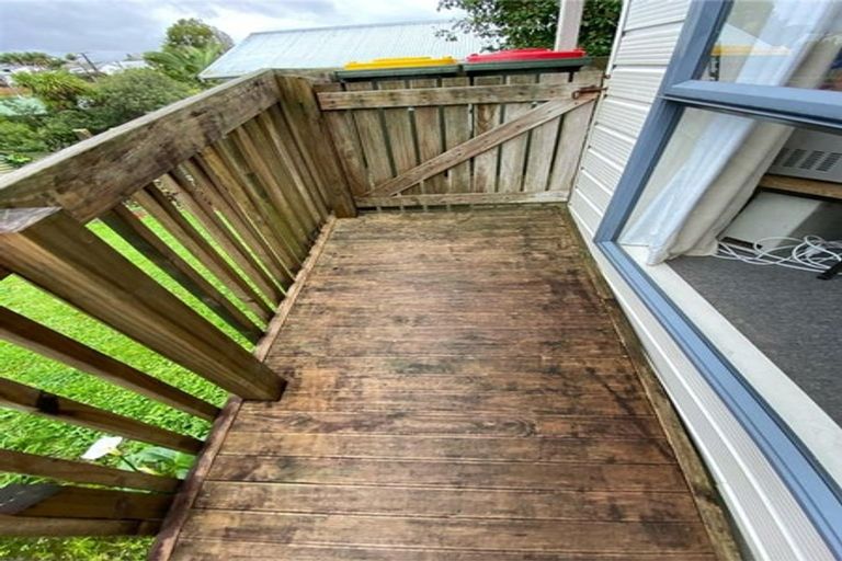 Photo of property in 41 Woodglen Road, Glen Eden, Auckland, 0602