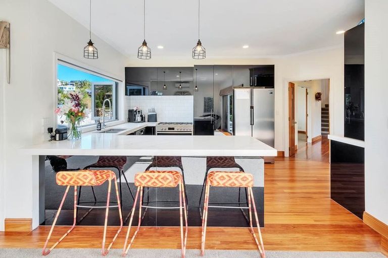 Photo of property in 16 Commodore Parry Road, Castor Bay, Auckland, 0620