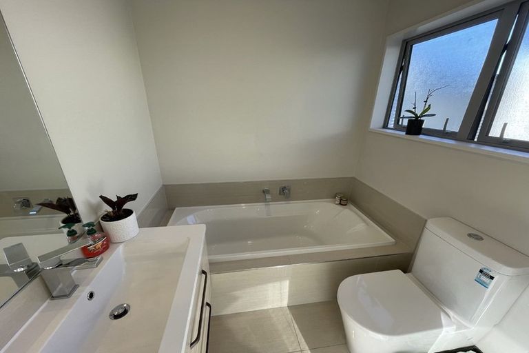 Photo of property in 2/33 Elizabeth Street, Riccarton, Christchurch, 8041