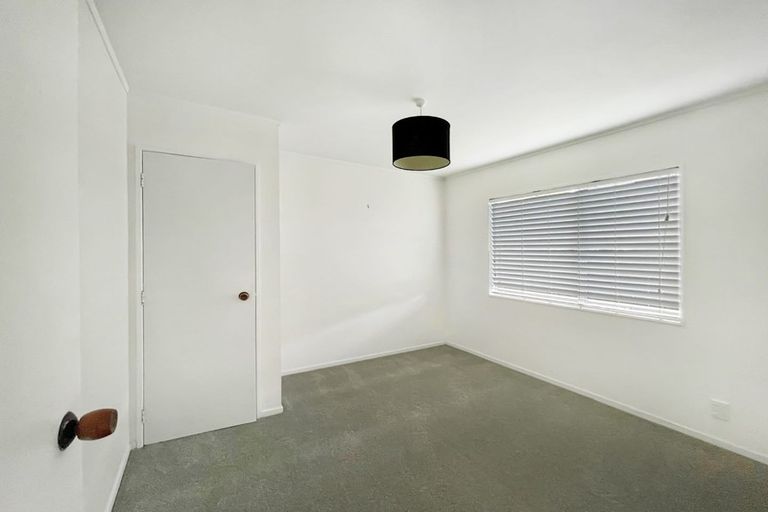 Photo of property in 1/12 Brookfield Road, Te Atatu Peninsula, Auckland, 0610