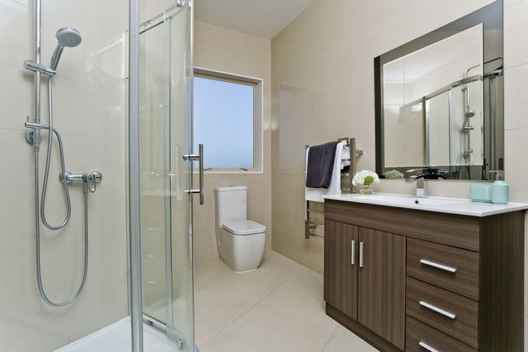 Photo of property in 8 Currey Crescent, Milford, Auckland, 0620