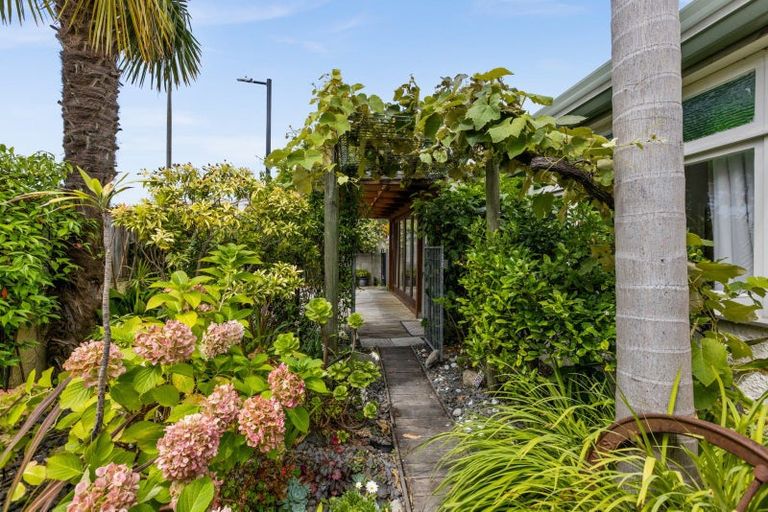 Photo of property in 35 Hospital Terrace, Hospital Hill, Napier, 4110