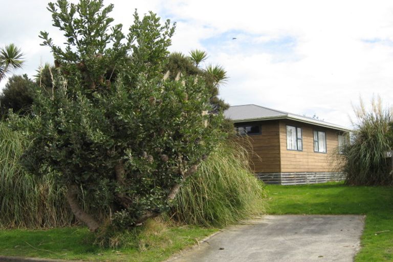 Photo of property in 19 Sarah Street, Waikawa Beach, Manakau, 5573