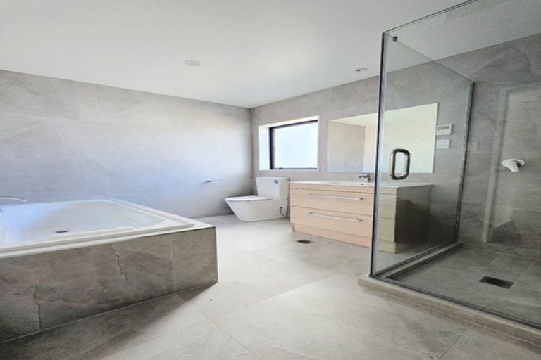 Photo of property in 41b Candia Road, Swanson, Auckland, 0614