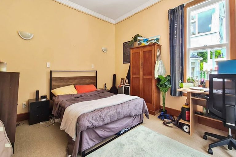 Photo of property in 123a Glenmore Street, Kelburn, Wellington, 6012