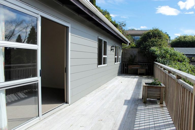 Photo of property in 12 Beaudine Avenue, Glenfield, Auckland, 0629