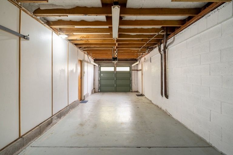 Photo of property in 1/21 Evelyn Place, Hillcrest, Auckland, 0627