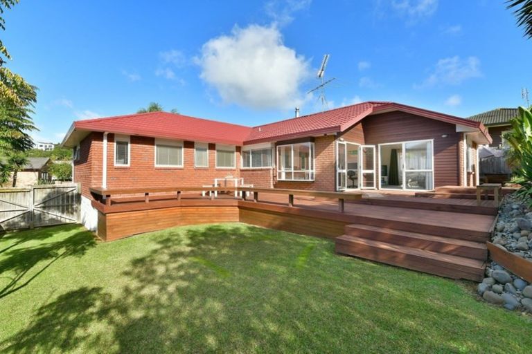 Photo of property in 12 Astor Place, Orewa, 0931