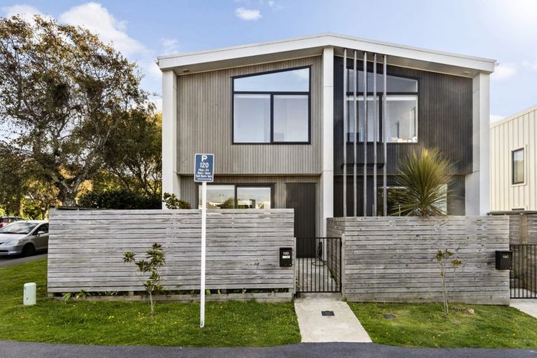 Photo of property in 10d Beauchamp Street, Karori, Wellington, 6012