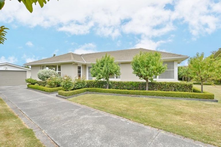 Photo of property in 30 Sevenoaks Drive, Bryndwr, Christchurch, 8053