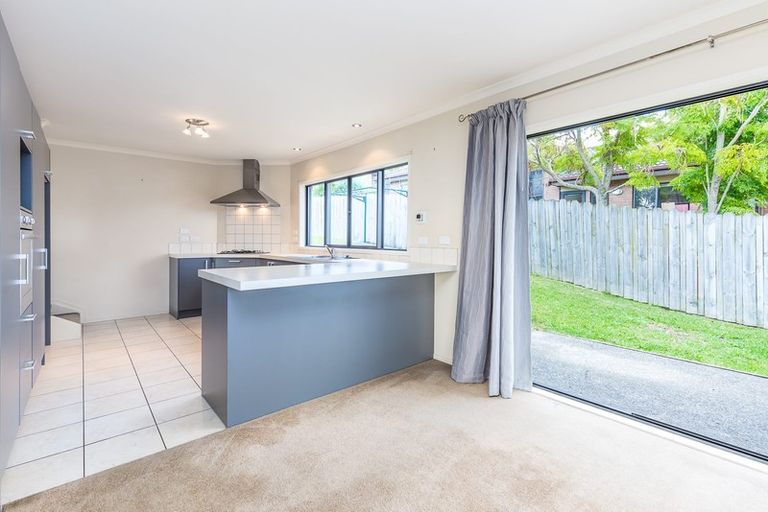 Photo of property in 2 Seamount Drive, Red Beach, 0932