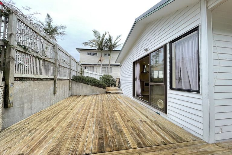 Photo of property in 3/78 Seaview Road, Castor Bay, Auckland, 0620