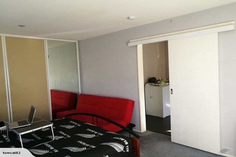 Photo of property in 39 Kathleen Crescent, Hornby, Christchurch, 8042