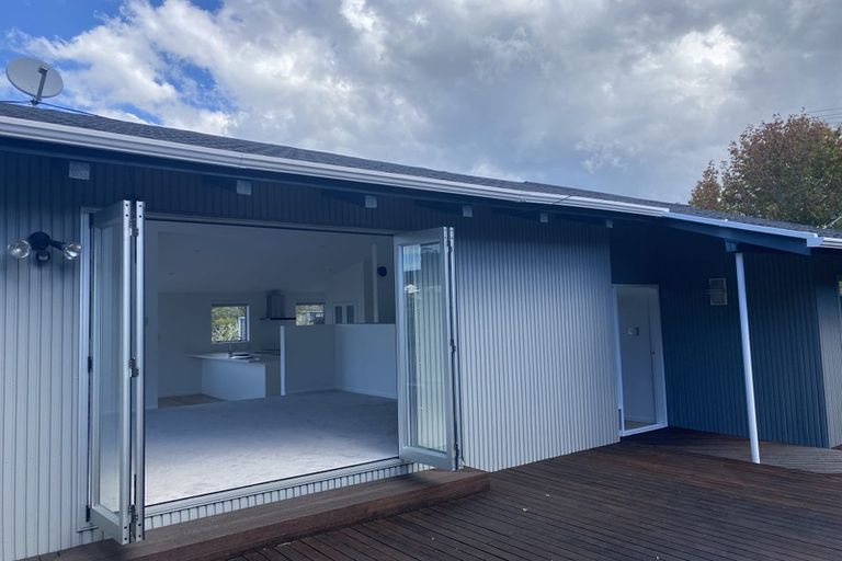 Photo of property in 26 Macnay Way, Murrays Bay, Auckland, 0630