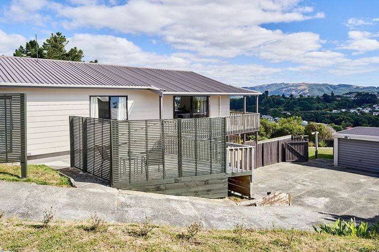 Photo of property in 22 Staysail Place, Whitby, Porirua, 5024