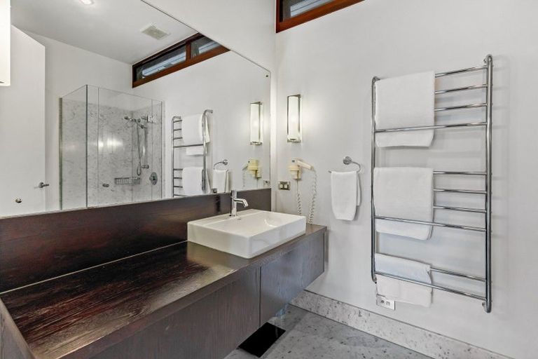 Photo of property in 20 Oscar Road, Greenhithe, Auckland, 0632