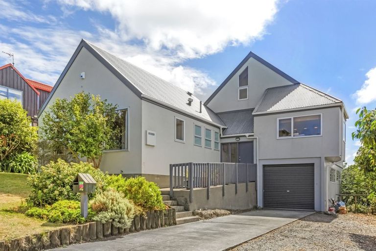 Photo of property in 89 Kahu Road, Paremata, Porirua, 5024