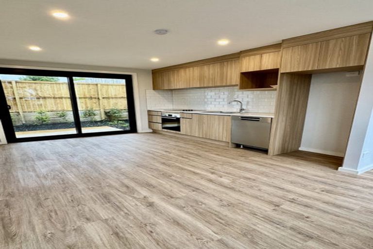 Photo of property in 1/15 Toru Street, Te Atatu Peninsula, Auckland, 0610