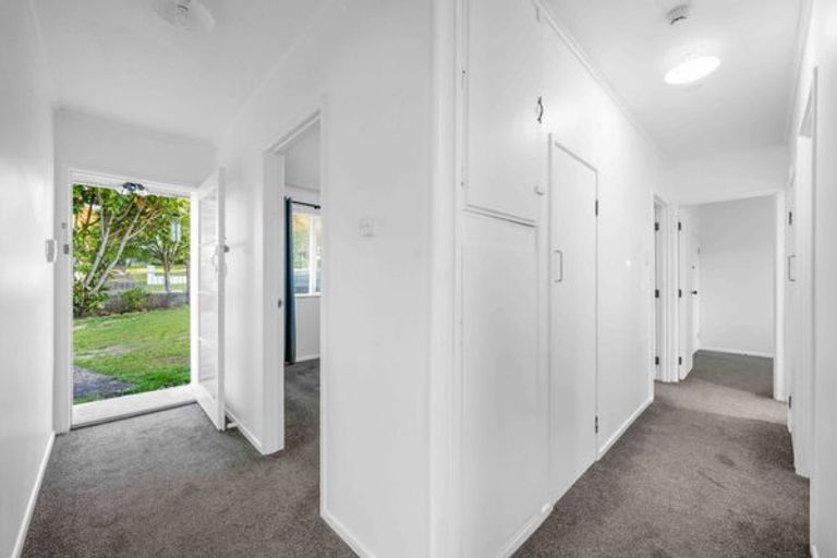 Photo of property in 6 Kirby Street, Glendene, Auckland, 0602