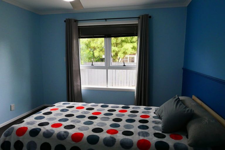 Photo of property in 4 Tawa Street, Waikanae, 5036