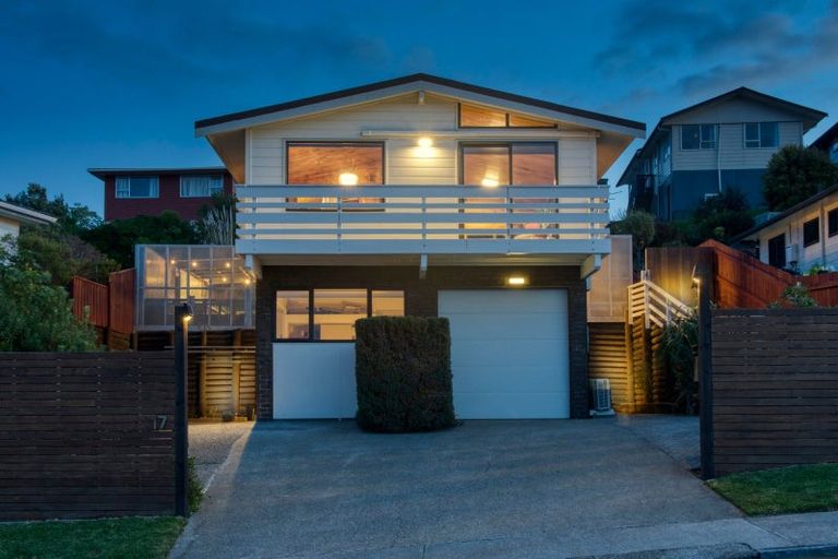 Photo of property in 17 Rice Crescent, Newlands, Wellington, 6037