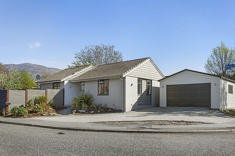 Photo of property in 1 Marsh Place, Cromwell, 9310