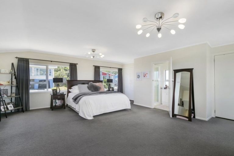 Photo of property in 7 Acacia Avenue, Maungaraki, Lower Hutt, 5010