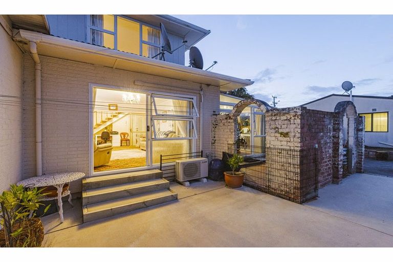 Photo of property in 107 Pah Road, Cockle Bay, Auckland, 2014