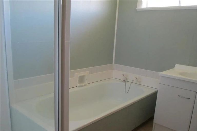 Photo of property in 30 Chilton Grove, Hokowhitu, Palmerston North, 4410