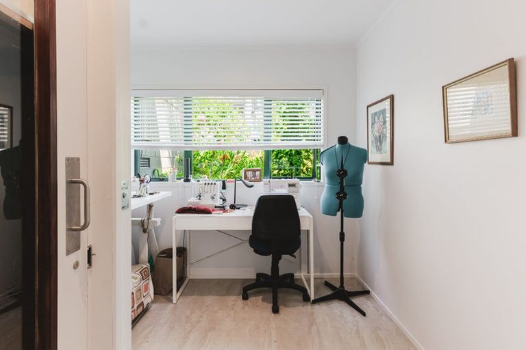 Photo of property in 42 Tizard Road, Birkenhead, Auckland, 0626