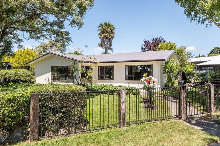 Photo of property in 105 Middle Road, Havelock North, 4130