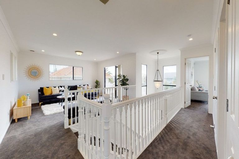 Photo of property in 3 Parani Court, Te Atatu Peninsula, Auckland, 0610