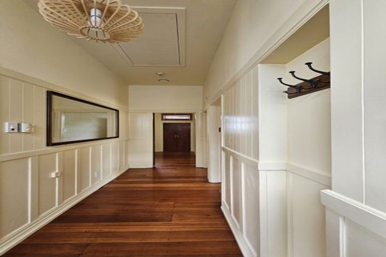 Photo of property in 83 Eden Street, Island Bay, Wellington, 6023