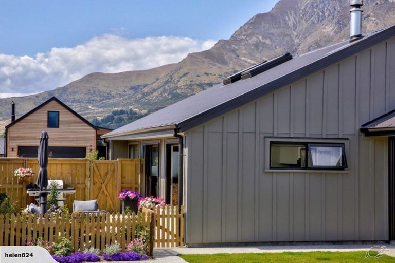 Photo of property in 39 Shepherd Road, Jacks Point, Queenstown, 9371