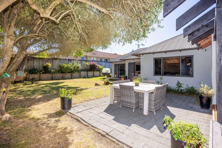 Photo of property in 37 Bramley Drive, Rototuna, Hamilton, 3210