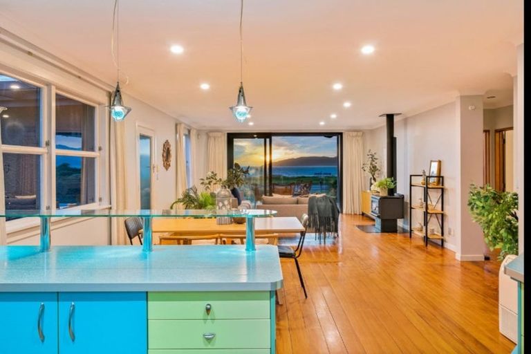 Photo of property in 79 Marine Parade, Paraparaumu Beach, Paraparaumu, 5032